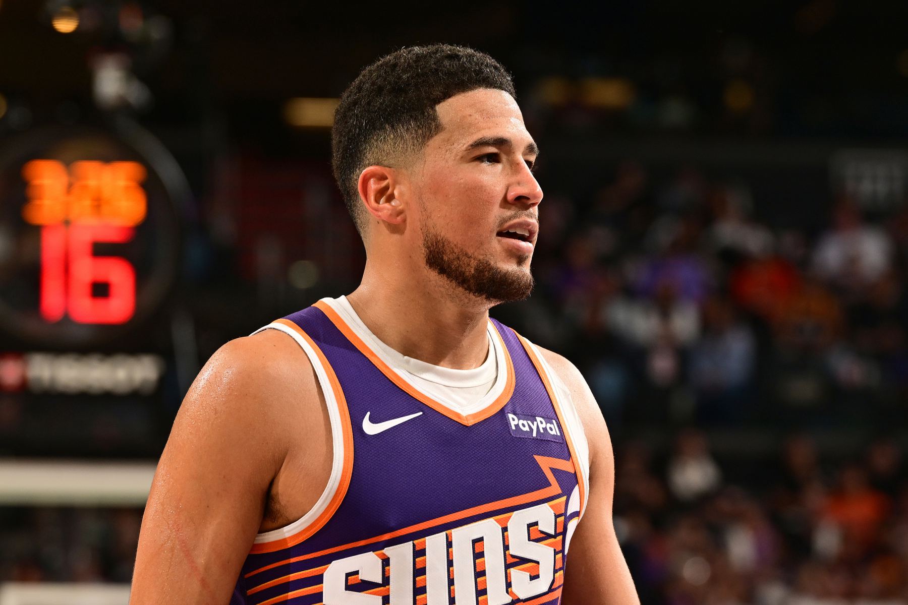 บทลงโทษสำคัญ 2 ประการฆ่าความสงสัยของเกม! บูเกอร์ทำไป 26 แต้ม 3 รีบาวด์ 9 แอสซิสต์ใน 38 นาที