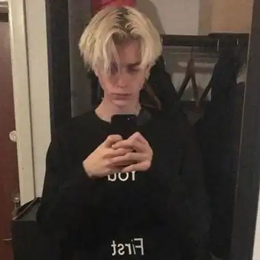 6686体育铁牌作者Violet