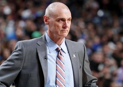 บาดเจ็บ 8 ราย! คาร์ไลล์: เรามีผู้เล่นเพียง 10-11 คนเท่านั้นที่จะลงเล่นติดต่อกันในวันพรุ่งนี้